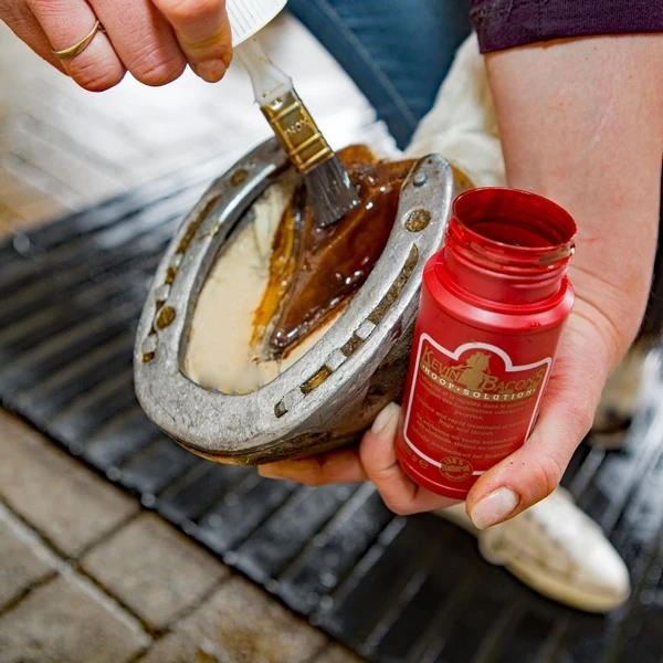 Kevin Bacon Hoof Solution 2 Kevin Bacon Hoof Solution - Afbeelding 2